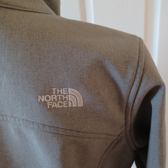 North Face Spring Jacket - Picture 7 of 8